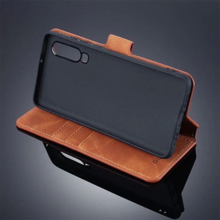 Huawei P30 DGM Phone Wallet with Flip Front, Card Slots, Leather Texture - Image 4
